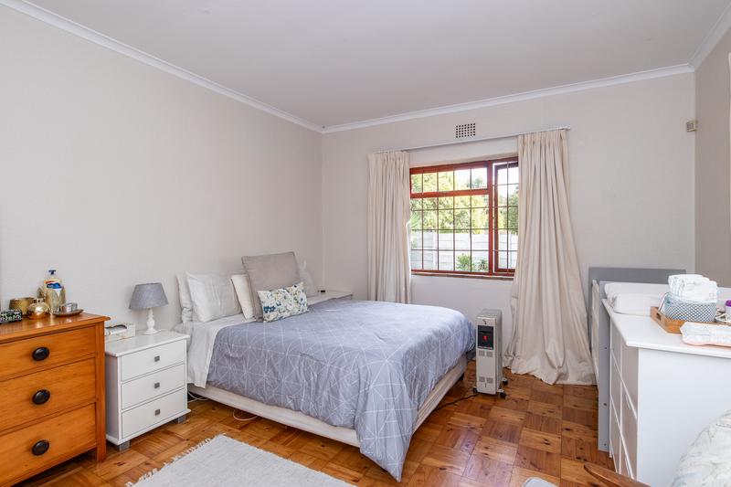 To Let 3 Bedroom Property for Rent in Meadowridge Western Cape